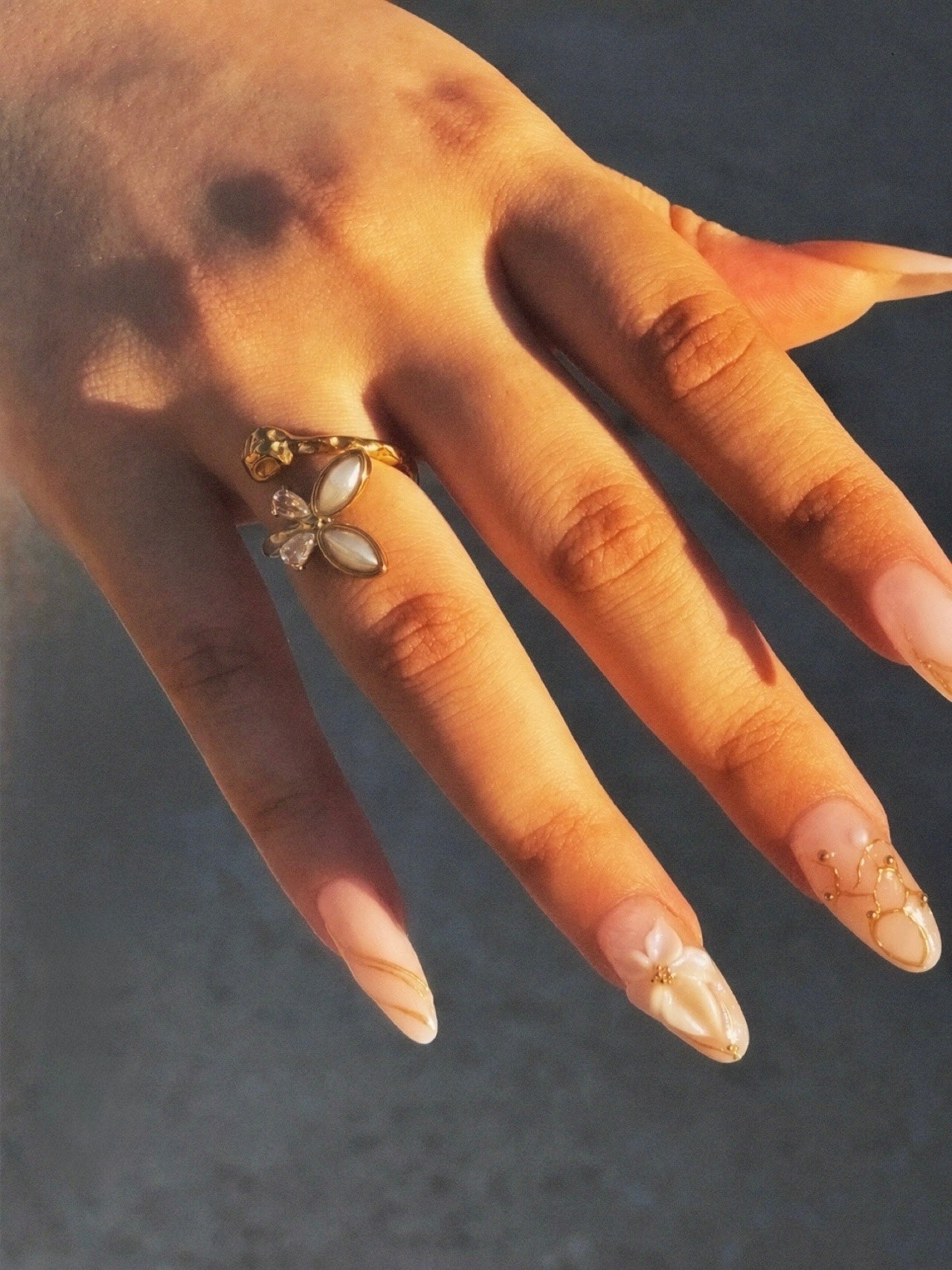 Qinss’S “Golden Wings”